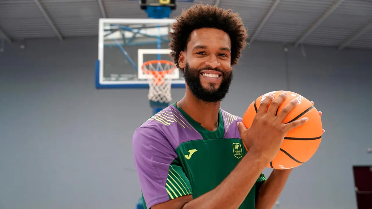 Unicaja James Webb III