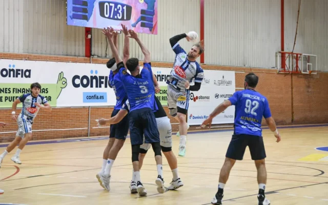 El Trops Málaga apela al orgullo para ganar el domingo al Oviedo en el Diego Carrasco