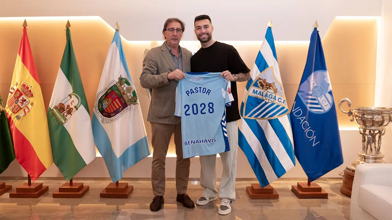 Málaga CF Renovación Álex Pastor