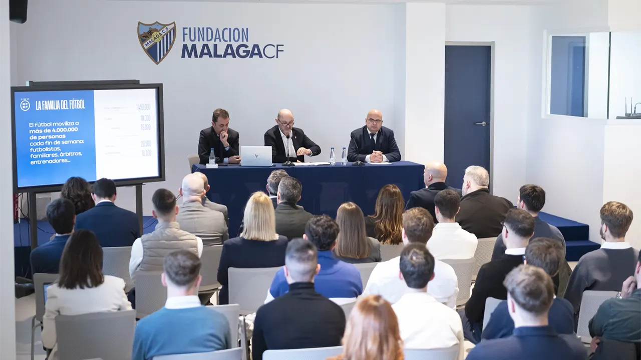 Rafael Louzán da impulso al IV Máster de Gestión Deportiva